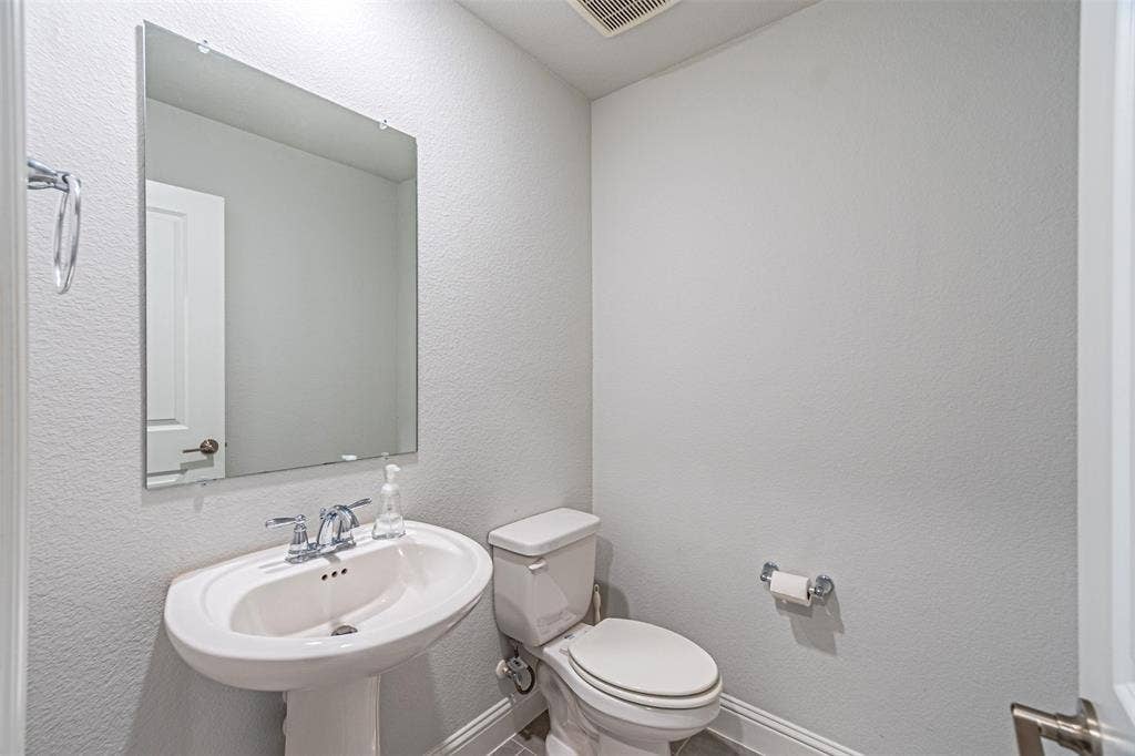 805 Tennessee Drive, Euless, TX 76040 Half Bathroom on First Floor