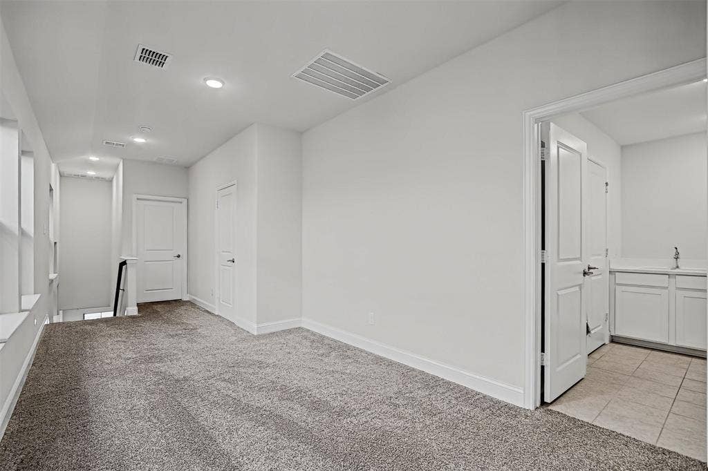 805 Tennessee Drive, Euless, TX 76040 Flex Space can be used as an office or reading nook
