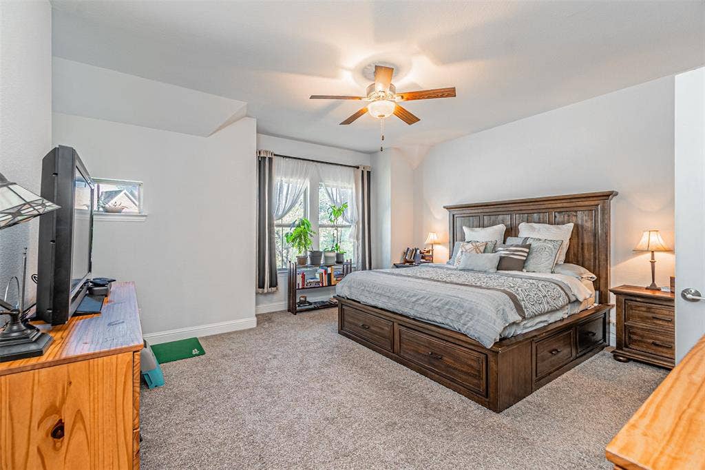 805 Tennessee Drive, Euless, TX 76040 Primary Bedroom on 3rd floor