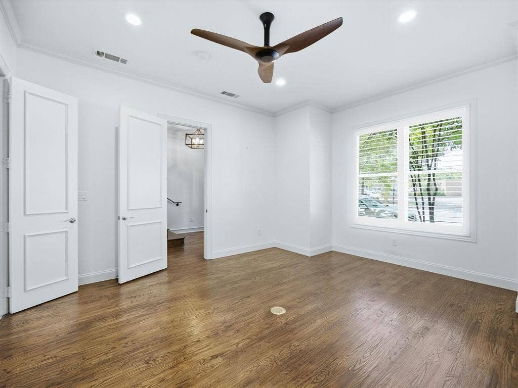 163 Summit Avenue, Southlake, TX 76092 BEDROOM 3 TOTALLY PRIVATE....