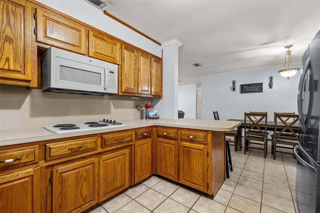 926 Rolling Hills Drive, Hewitt, TX 76643 926 Rolling Hills Drive, Hewitt, TX 76643