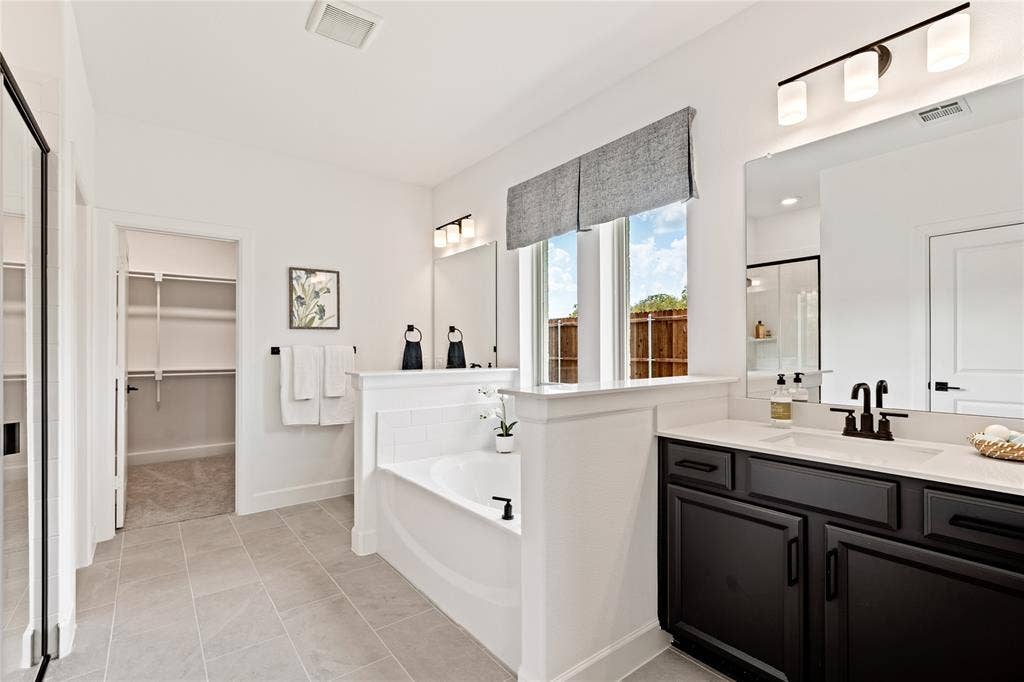 3734 Pinyon Pine Way, Venus, TX 76084 Beazer Homes Goodland Laredo Floorplan. This is not a photo of the actual home, but is a photo of the Laredo floorplan.