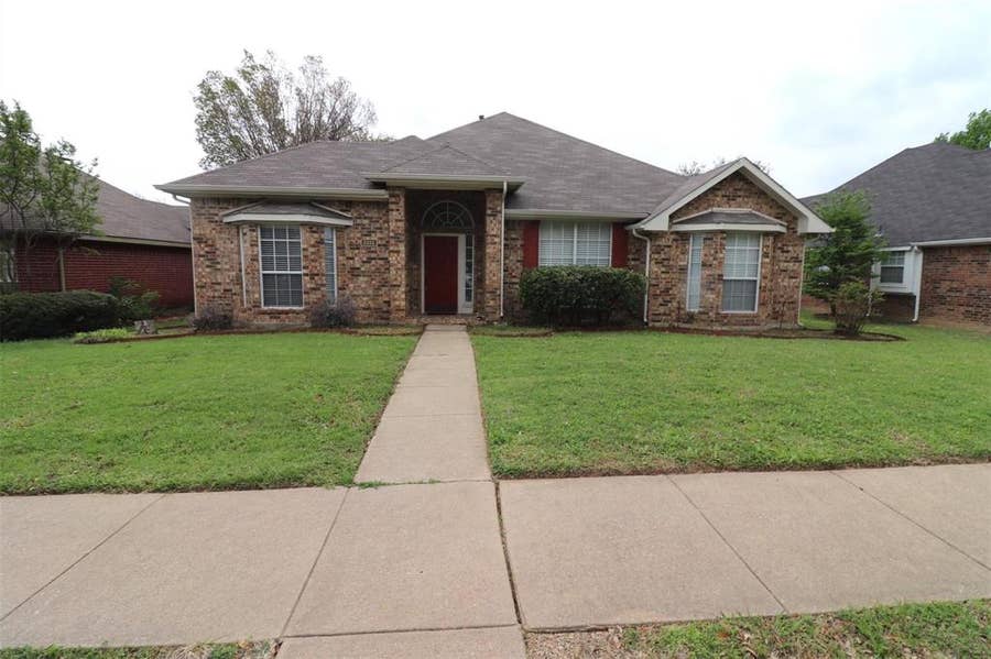 Property photo for 2222 Edinburgh Way, Garland, TX