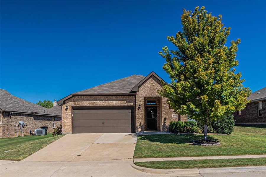 Property photo for 1032 Deer Valley Drive, Weatherford, TX
