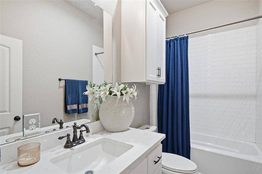 108 Ty Lane, Azle, TX 76020