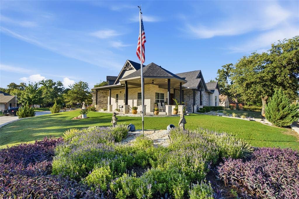 108 Ty Lane, Azle, TX 76020