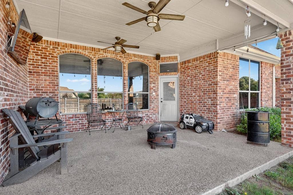 324 Arbor Lane, Haslet, TX 76052