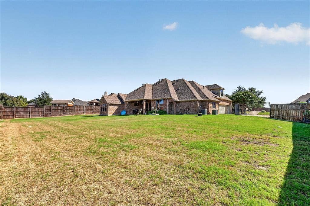 324 Arbor Lane, Haslet, TX 76052