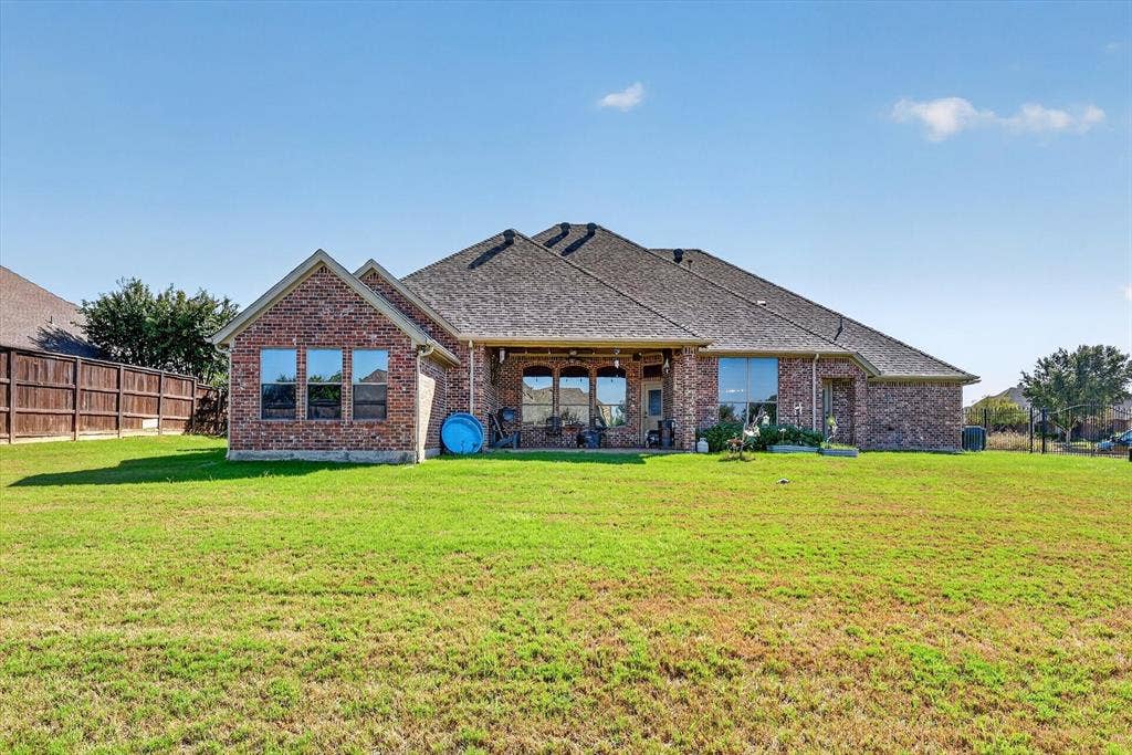 324 Arbor Lane, Haslet, TX 76052