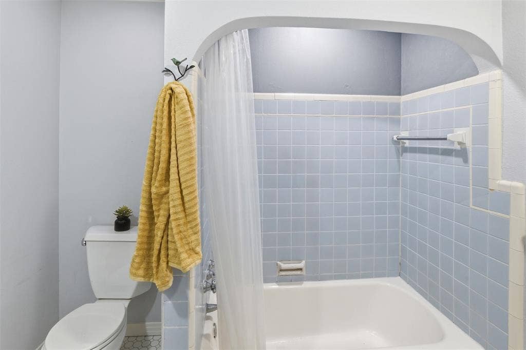 2307 Lawndale Drive, Dallas, TX 75211 2307 Lawndale Drive, Dallas, TX 75211