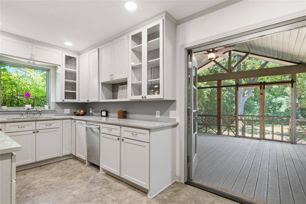 2307 Lawndale Drive, Dallas, TX 75211 2307 Lawndale Drive, Dallas, TX 75211