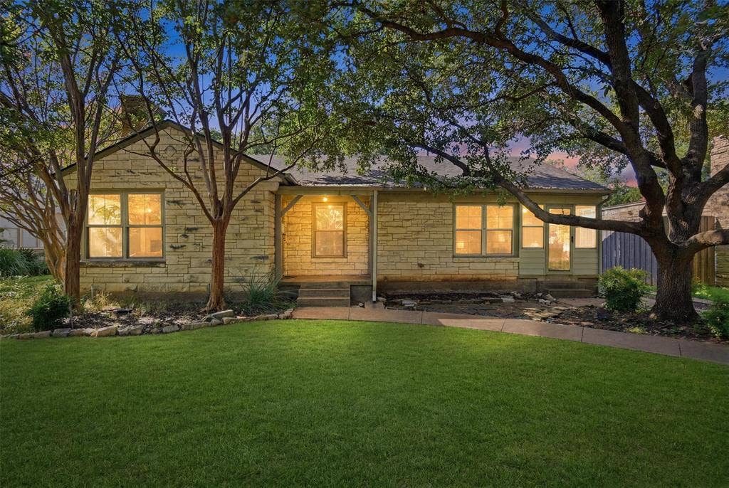 2307 Lawndale Drive, Dallas, TX 75211 2307 Lawndale Drive, Dallas, TX 75211