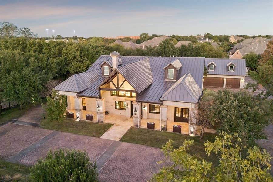 Property photo for 585 Shady Oaks Drive, Southlake, TX