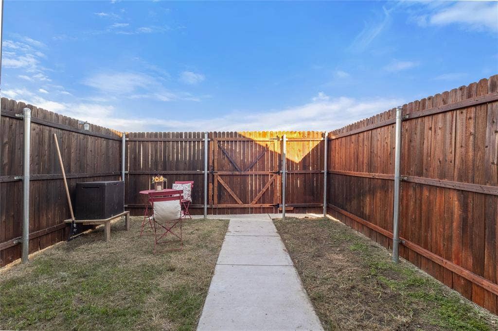 451 Eagle Wind Way, Ferris, TX 75125