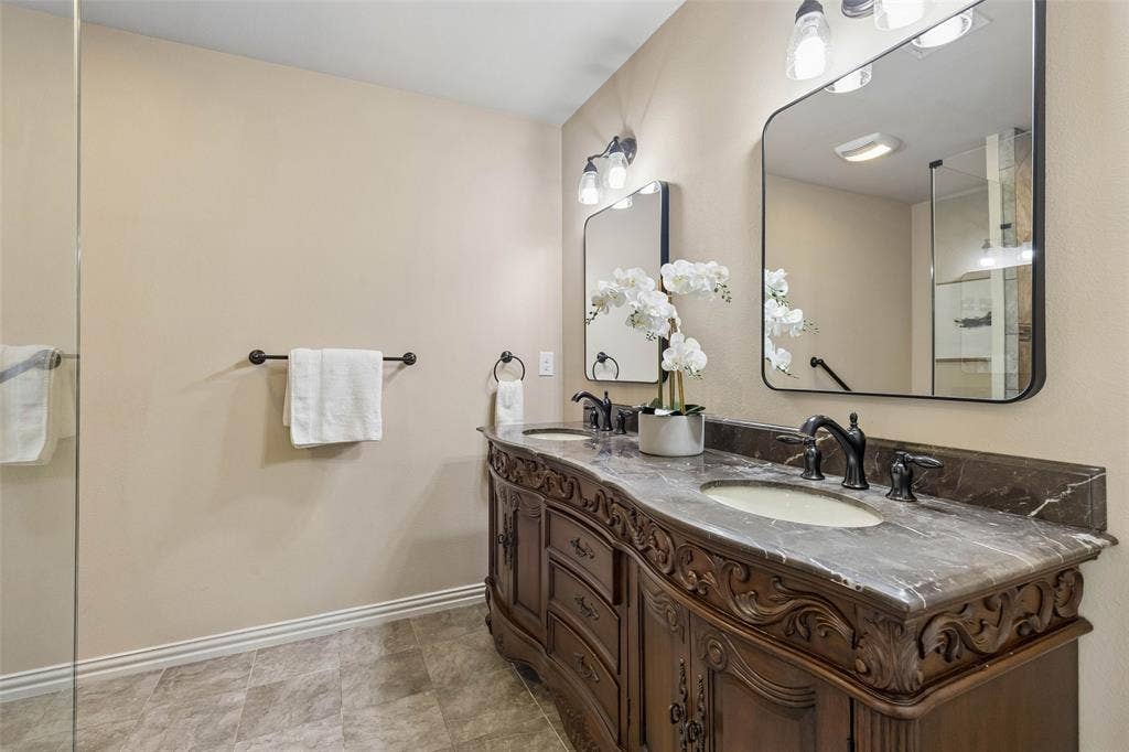 8106 Woodside Road, Rowlett, TX 75088
