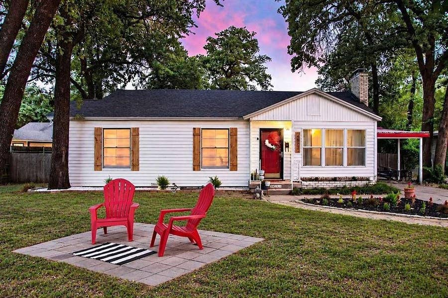 Property photo for 4833 Black Oak Lane, River Oaks, TX
