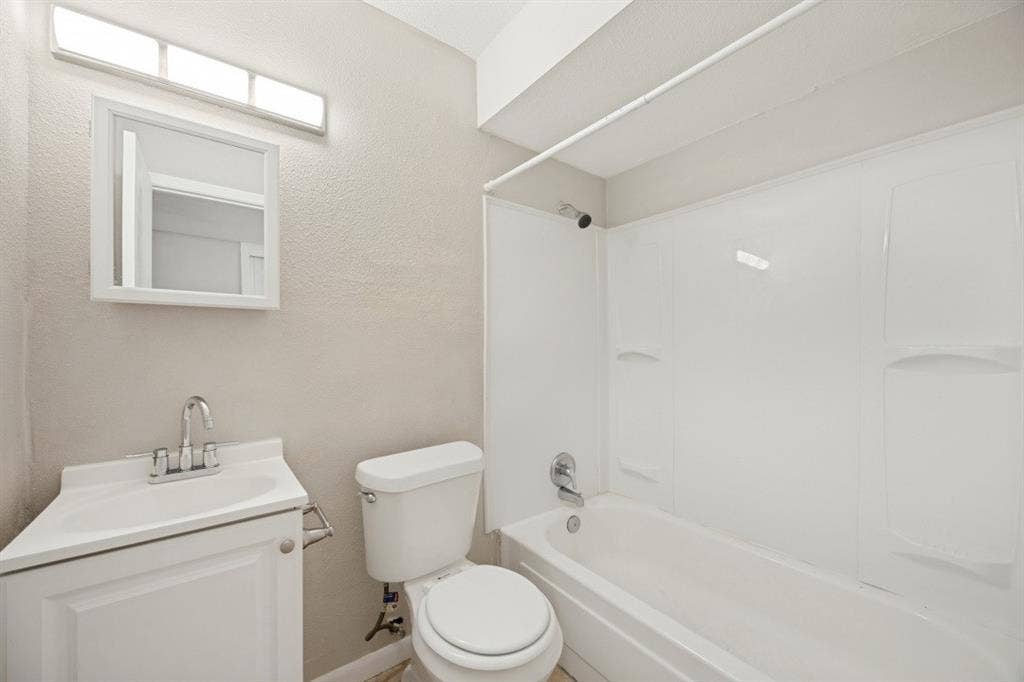 1001 W Elm Street, #103, Denison, TX 75020 1001 W Elm Street, #103, Denison, TX 75020