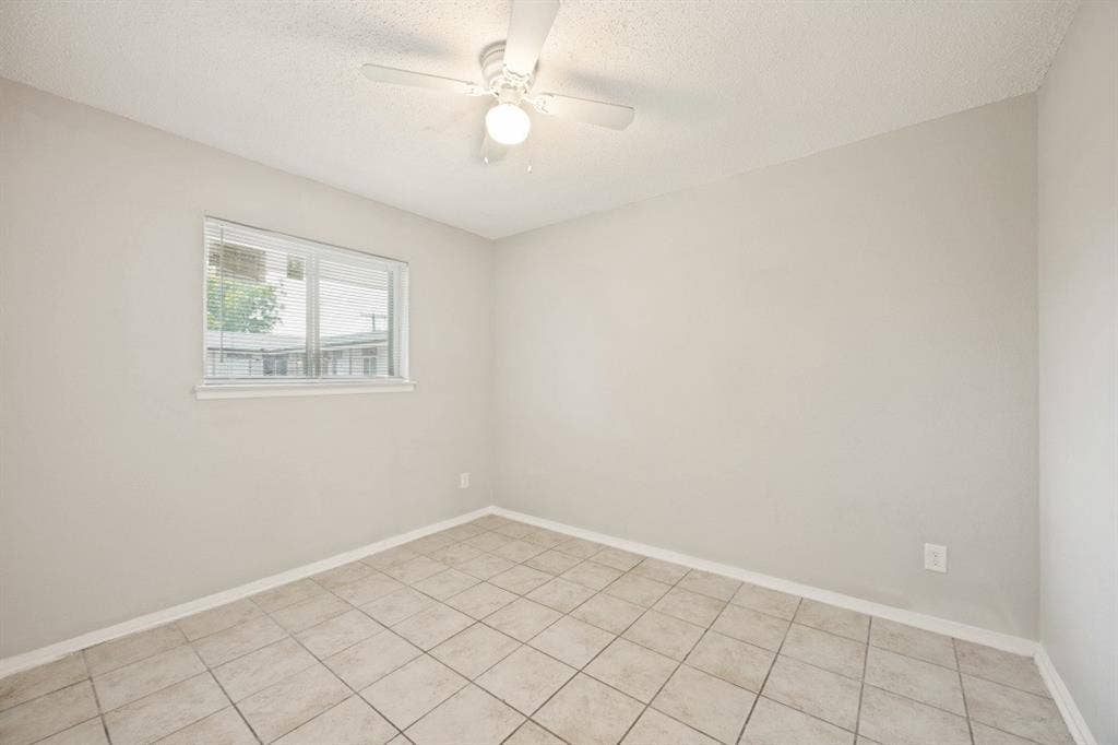 1001 W Elm Street, #103, Denison, TX 75020 1001 W Elm Street, #103, Denison, TX 75020