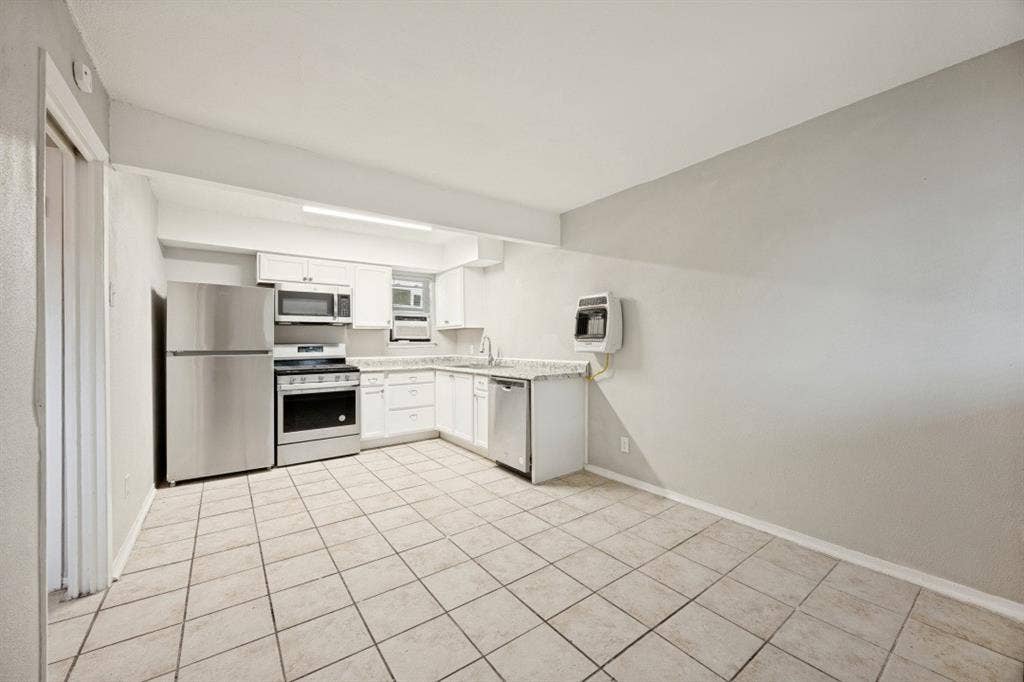 1001 W Elm Street, #103, Denison, TX 75020 1001 W Elm Street, #103, Denison, TX 75020