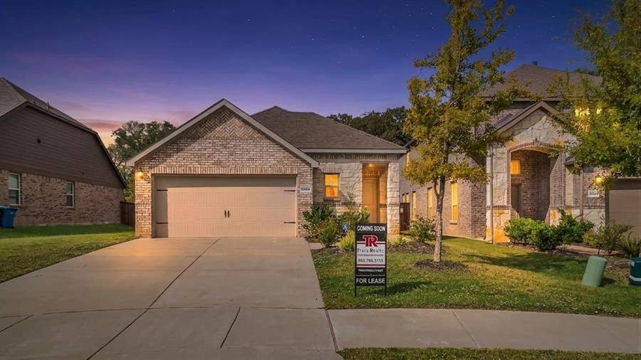 Property photo for 3928 Oak Creek Circle, Denison, TX