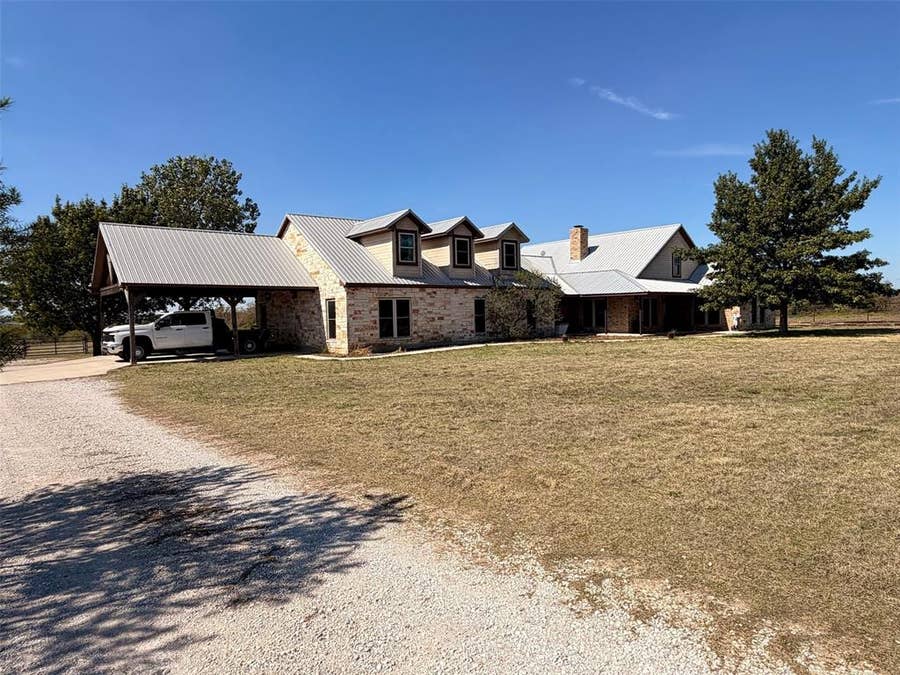 Property photo for 12820 N County Line Road, Ponder, TX