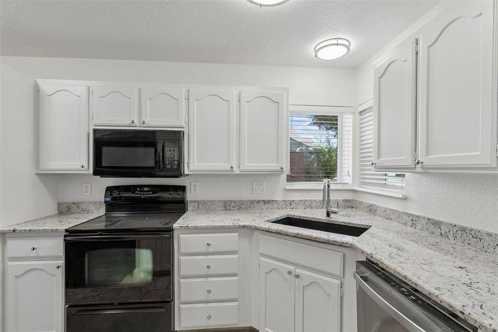 3307 Foxboro Drive, Richardson, TX 75082 3307 Foxboro Drive, Richardson, TX 75082