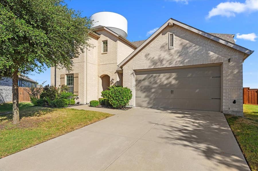 Property photo for 2044 Longbridge Road, Forney, TX