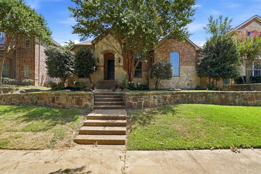 Property photo for 2310 Queen Morgan Lane, Lewisville, TX