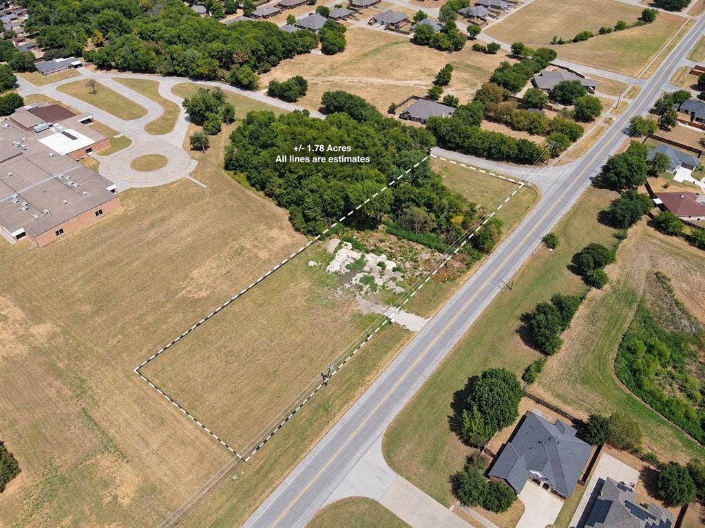 1124 E Parkerville Road, DeSoto, TX 75115 1124 E Parkerville Road, DeSoto, TX 75115