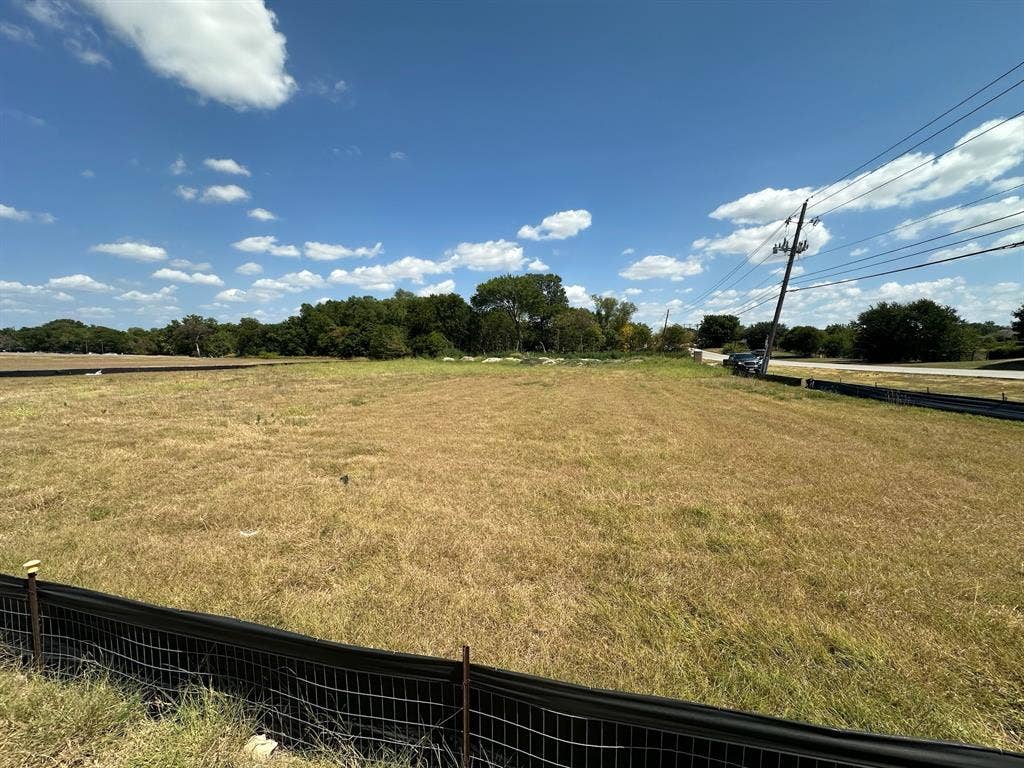 1124 E Parkerville Road, DeSoto, TX 75115 1124 E Parkerville Road, DeSoto, TX 75115