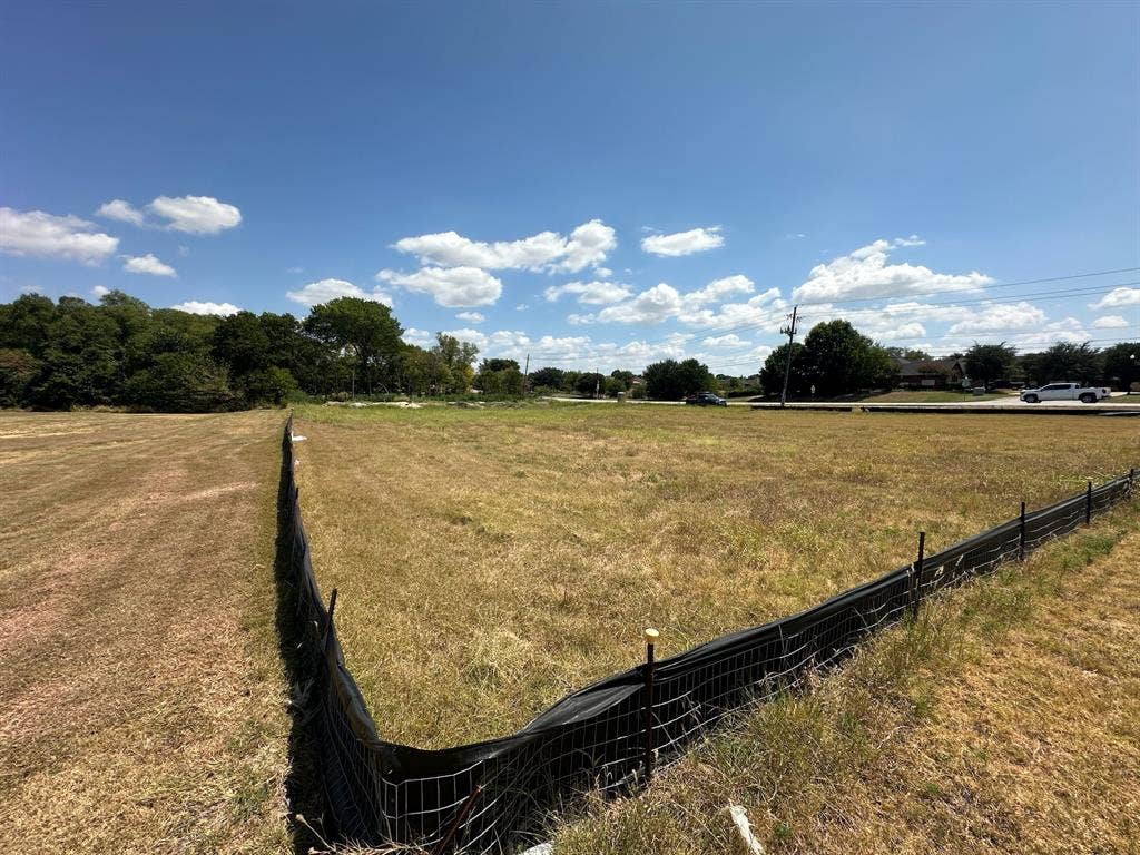1124 E Parkerville Road, DeSoto, TX 75115 1124 E Parkerville Road, DeSoto, TX 75115