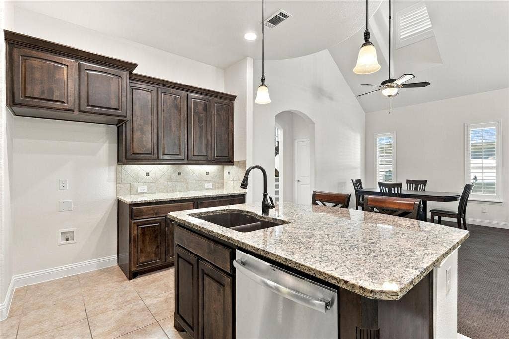 209 Blackberry Way, Denton, TX 76210