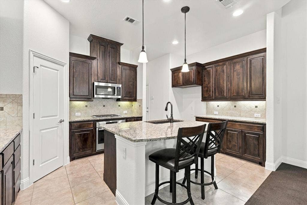 209 Blackberry Way, Denton, TX 76210