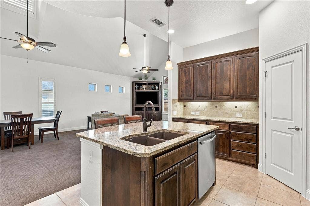 209 Blackberry Way, Denton, TX 76210