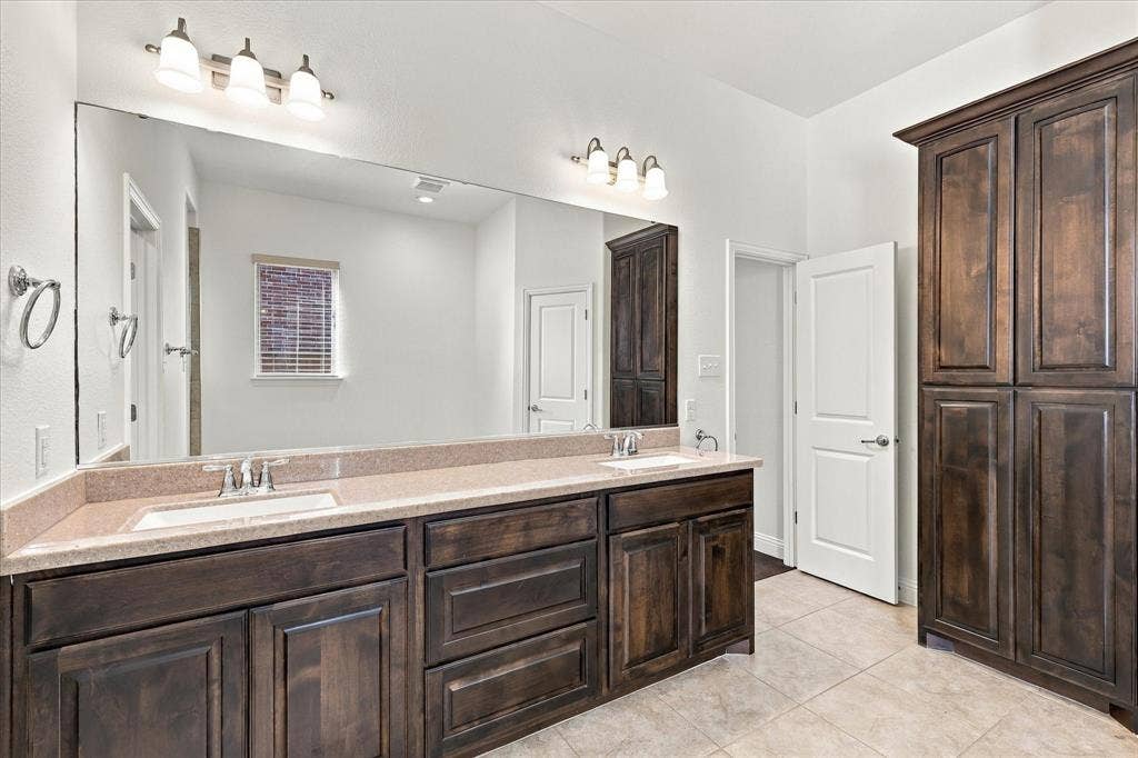 209 Blackberry Way, Denton, TX 76210