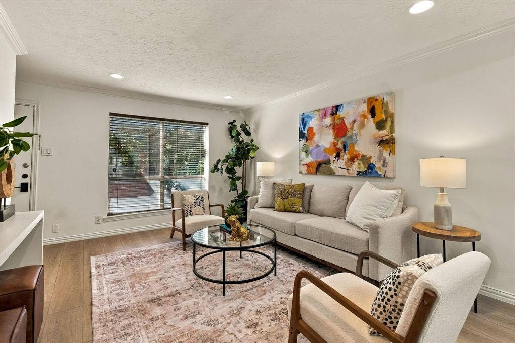 4525 Gilbert Avenue, #208, Dallas, TX 75219