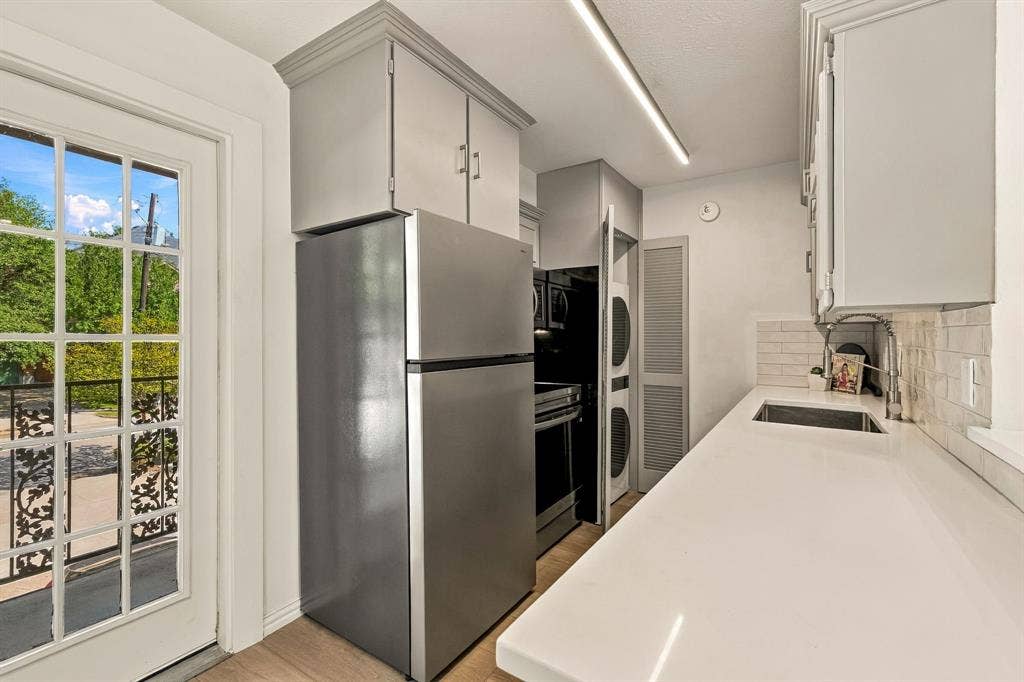4525 Gilbert Avenue, #208, Dallas, TX 75219