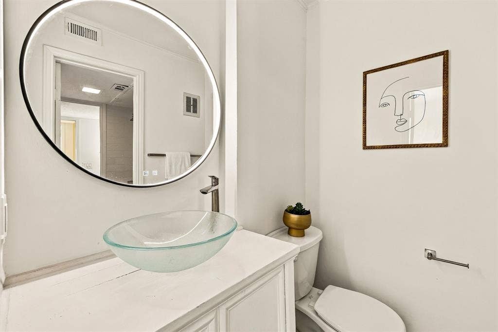 4525 Gilbert Avenue, #208, Dallas, TX 75219