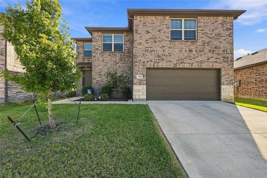 Property photo for 7700 Gangway Drive, Fort Worth, TX