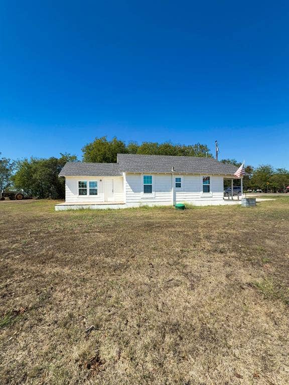 150 Fm 1996, Oglesby, TX 76561 Side view of this country home in Oglesby Texas