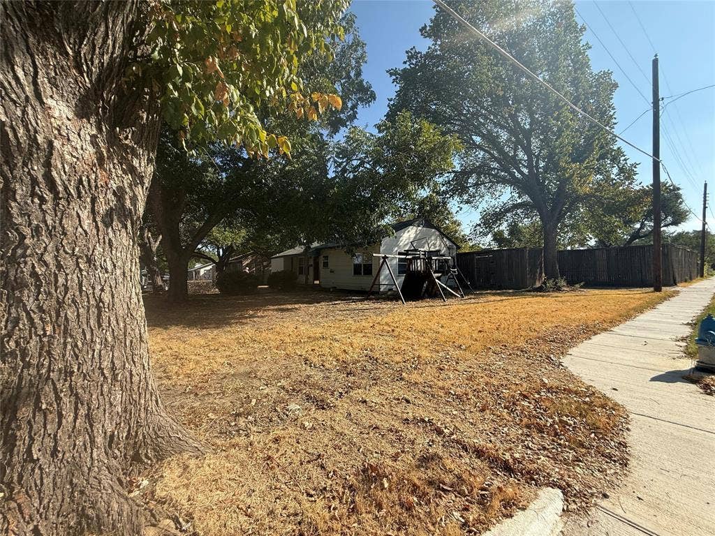 1800 Cottonwood Road, Carrollton, TX 75006 1800 Cottonwood Road, Carrollton, TX 75006