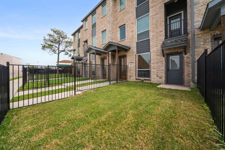 Property photo for 1603 Mignon Drive, Arlington, TX