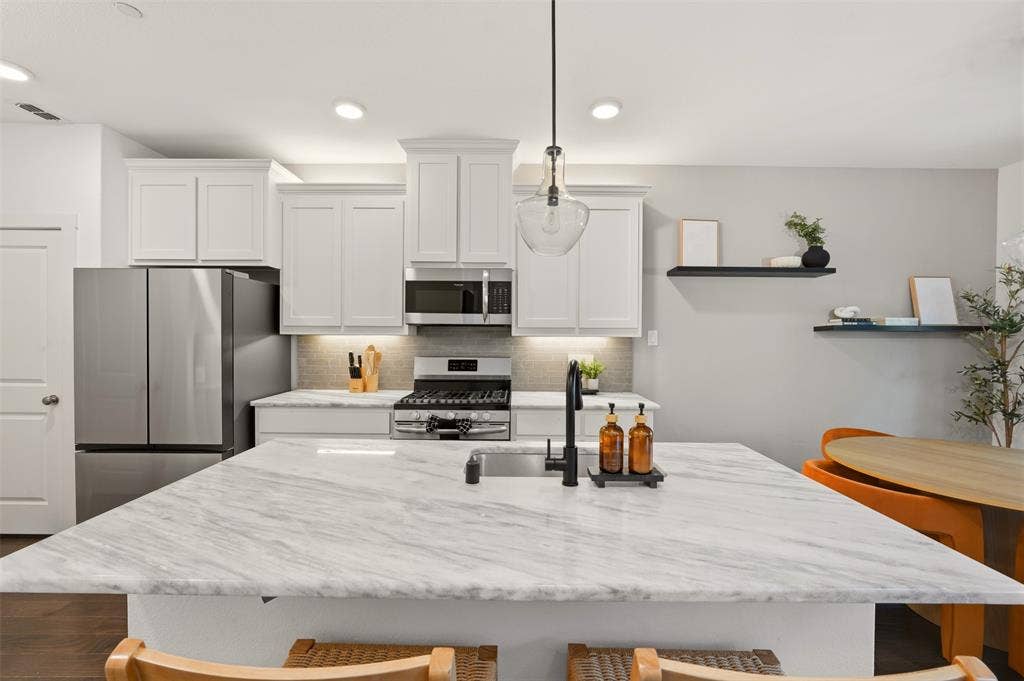 2725 Starburst Drive, Little Elm, TX 75068 2725 Starburst Drive, Little Elm, TX 75068