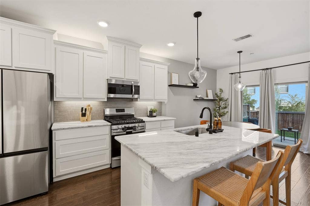 2725 Starburst Drive, Little Elm, TX 75068 2725 Starburst Drive, Little Elm, TX 75068