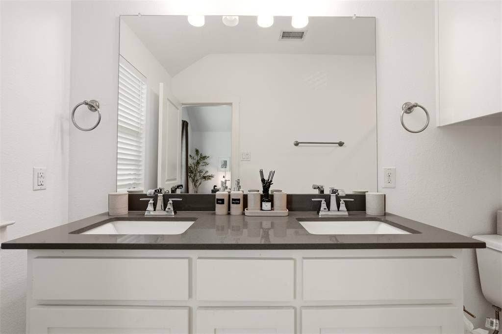 2725 Starburst Drive, Little Elm, TX 75068 2725 Starburst Drive, Little Elm, TX 75068