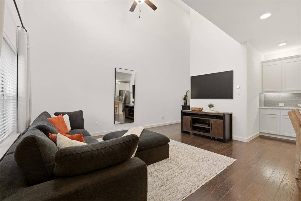 2725 Starburst Drive, Little Elm, TX 75068 2725 Starburst Drive, Little Elm, TX 75068