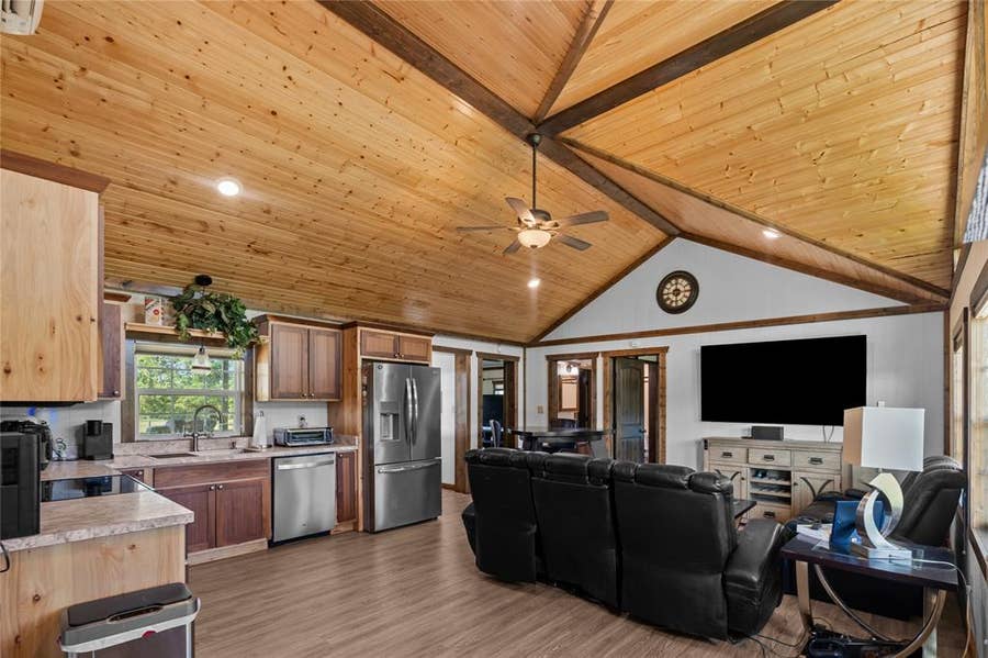 Property photo for 1001 County Road 1350, Quitman, TX