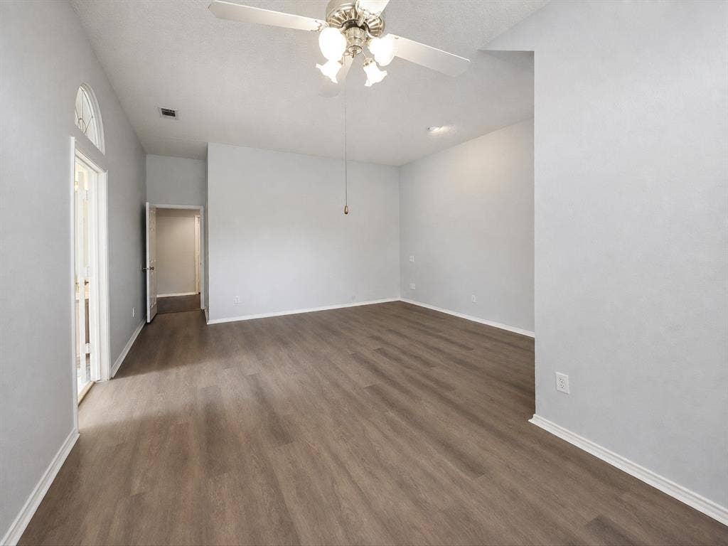10512 Napa Valley Drive, Frisco, TX 75035
