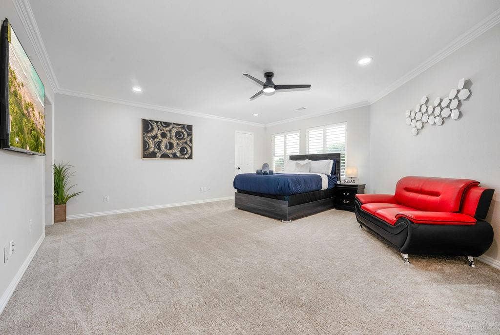 2007 Hill Haven Circle, Richardson, TX 75081 Recessed lighting, crown molding, ceiling fan, and light-toned carpet