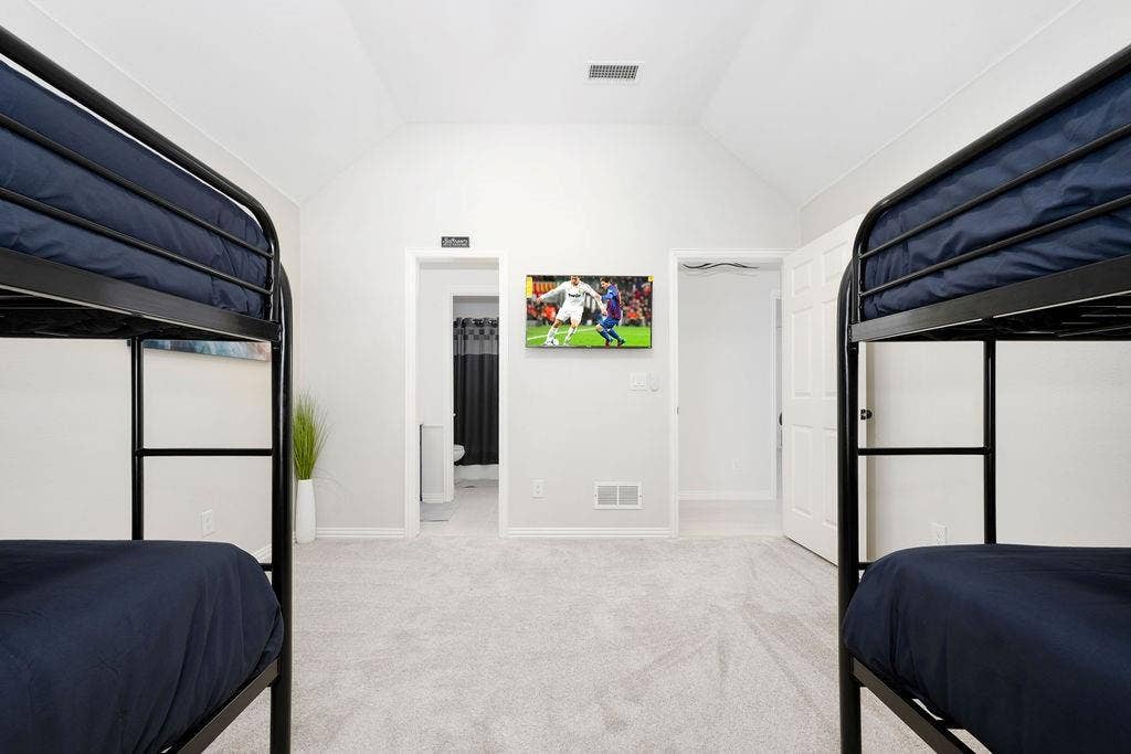 2007 Hill Haven Circle, Richardson, TX 75081 Vaulted ceiling with a mounted television